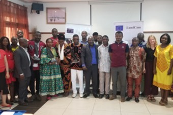 The first three prizes for the best research and analysis works